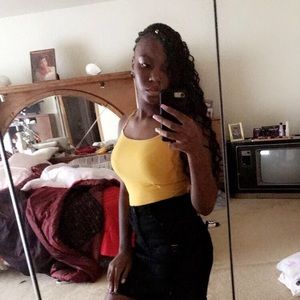 Meet your Posher, Nadia